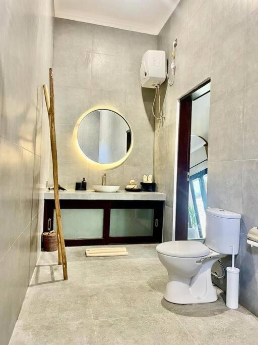 Stylish & Quiet Recently Renovated 2br *